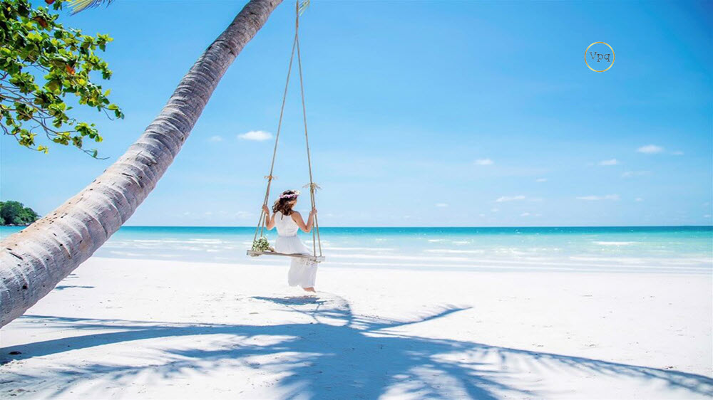 Du khách check in siêu đỉnh tại Bãi Sao Phú Quốc