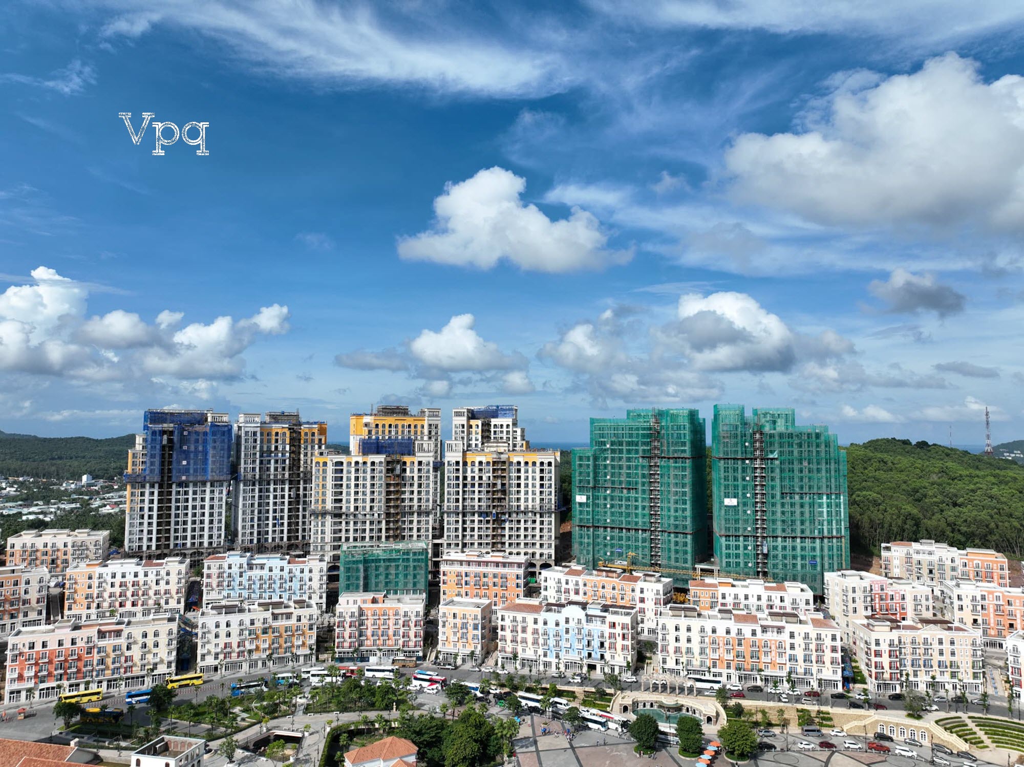 Tiến độ 8 tòa tháp căn hộ Địa Trung Hải Phú Quốc
