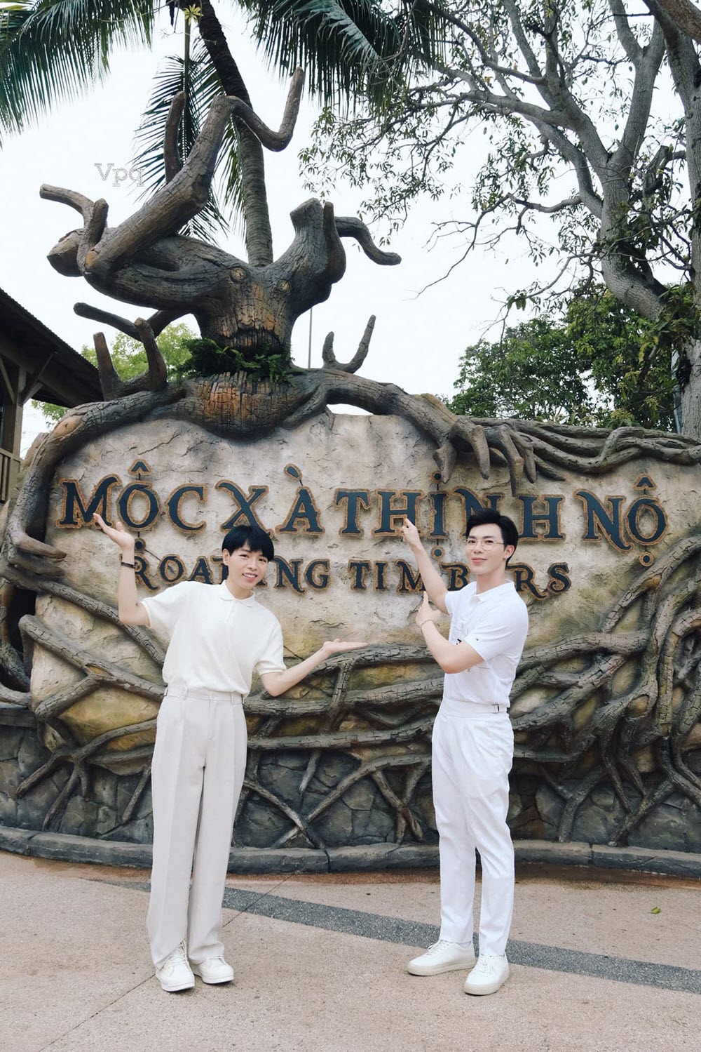 Erik v&agrave; Đức Ph&uacute;c check in Mộc X&agrave; Thịnh Nộ H&ograve;n Thơm (NG: Ảnh MXH)