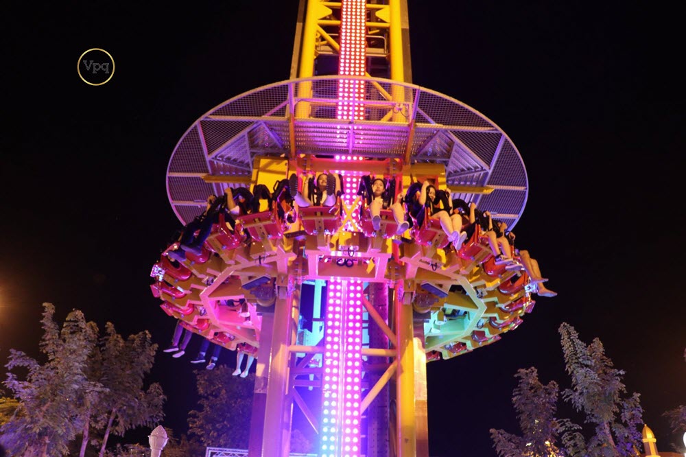 Trò chơi Golden Sky Tower tại Asia Park