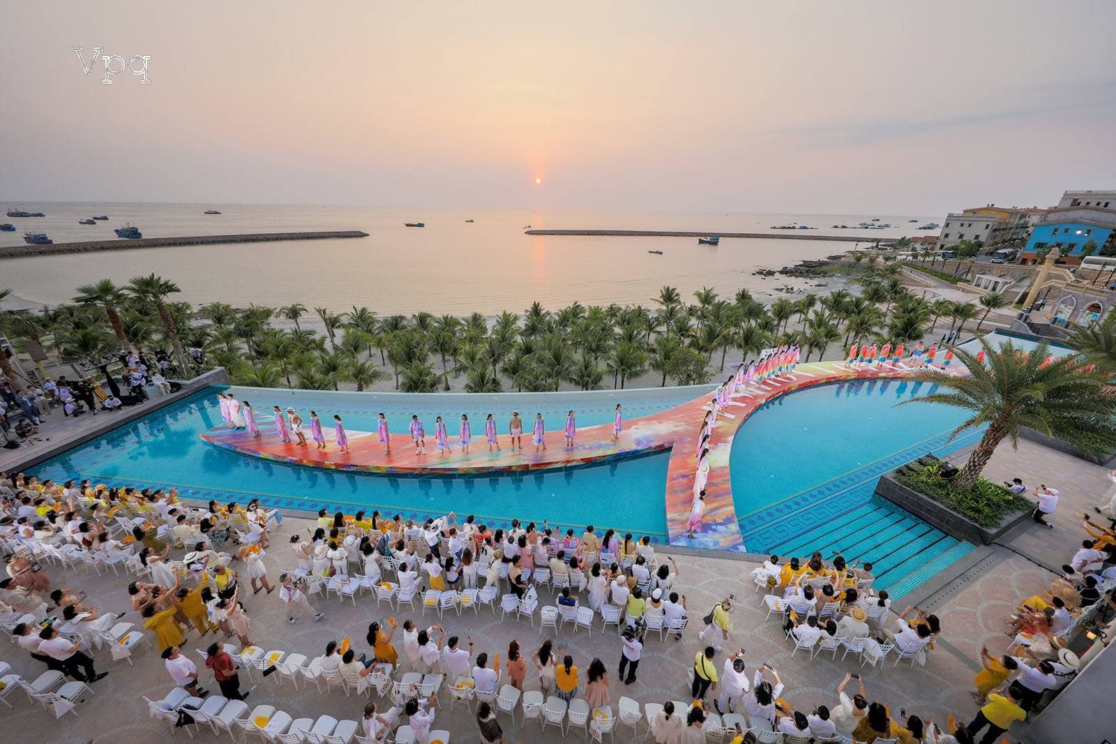 Sunset Town - Điểm đến của các show diễn thời trang và nghệ thuật