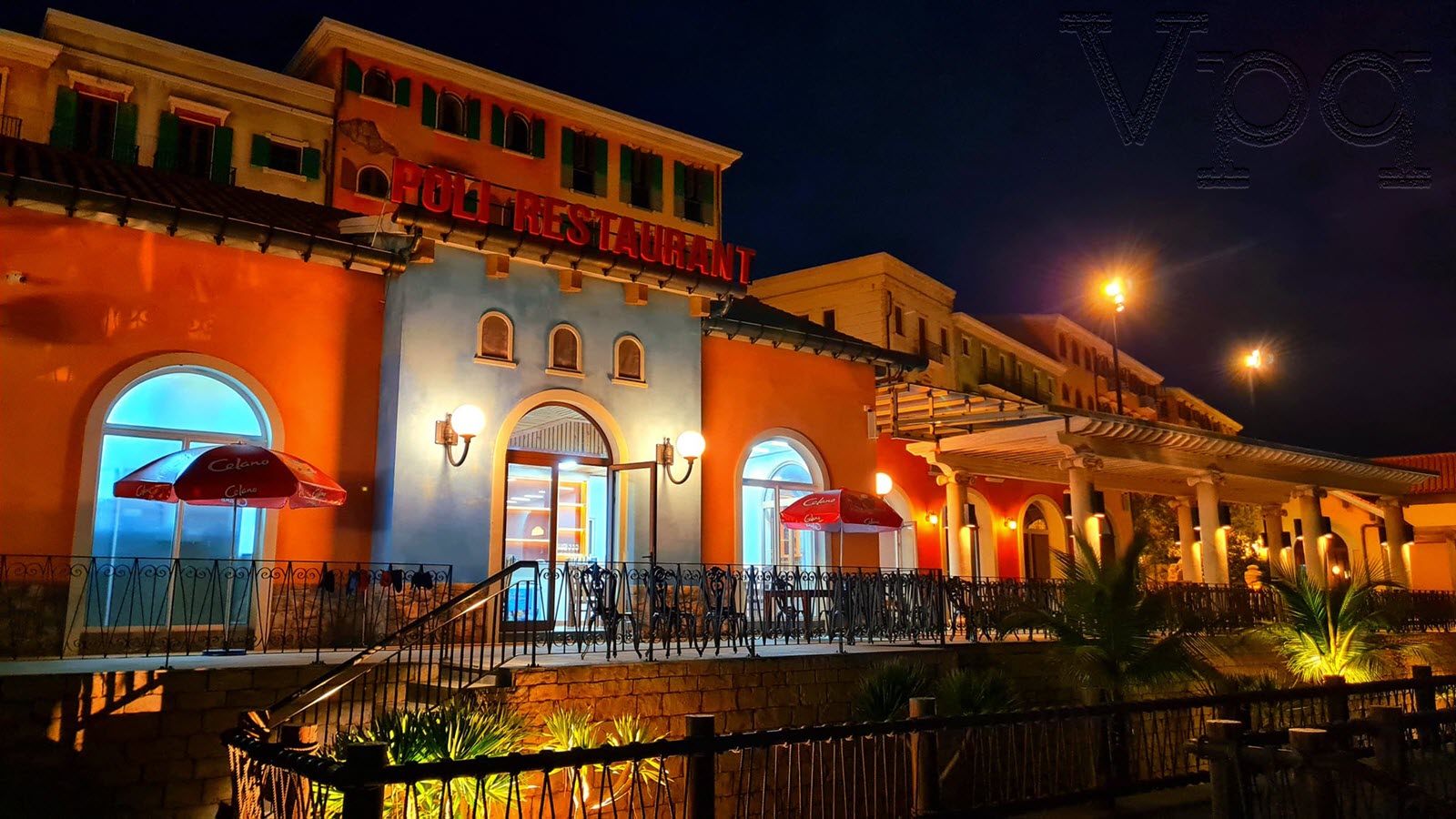 Kh&ocirc;ng gian ngo&agrave;i trời si&ecirc;u l&atilde;ng mạn tại Poli Restaurant