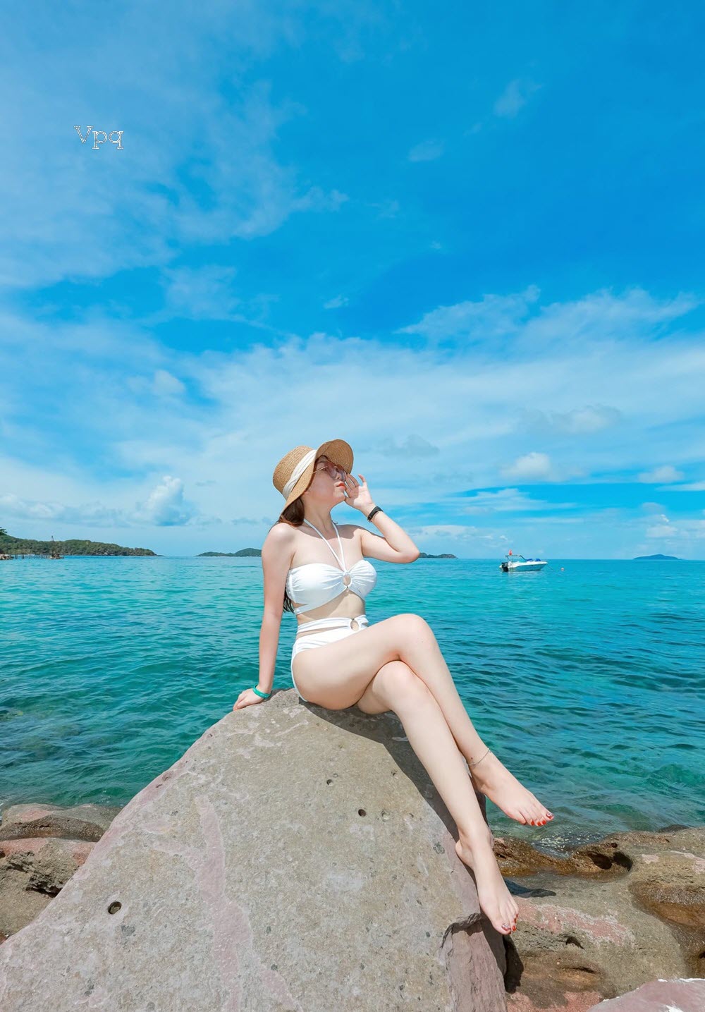 Nơi phô diễn những tấm hình nóng bỏng