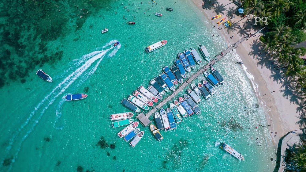 Di chuyển tới đảo hoang với hàng ngàn mỹ nữ