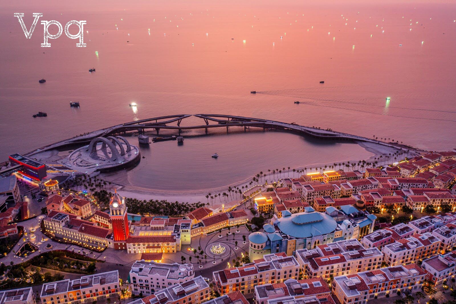 Toàn cảnh thị trấn Địa Trung Hải Phú Quốc (Thị trấn Hoàng Hôn Sunset Town)
