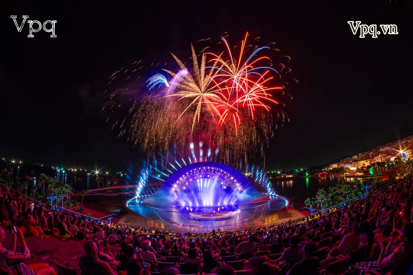 Show diễn đa phương tiện Kiss of the Sea