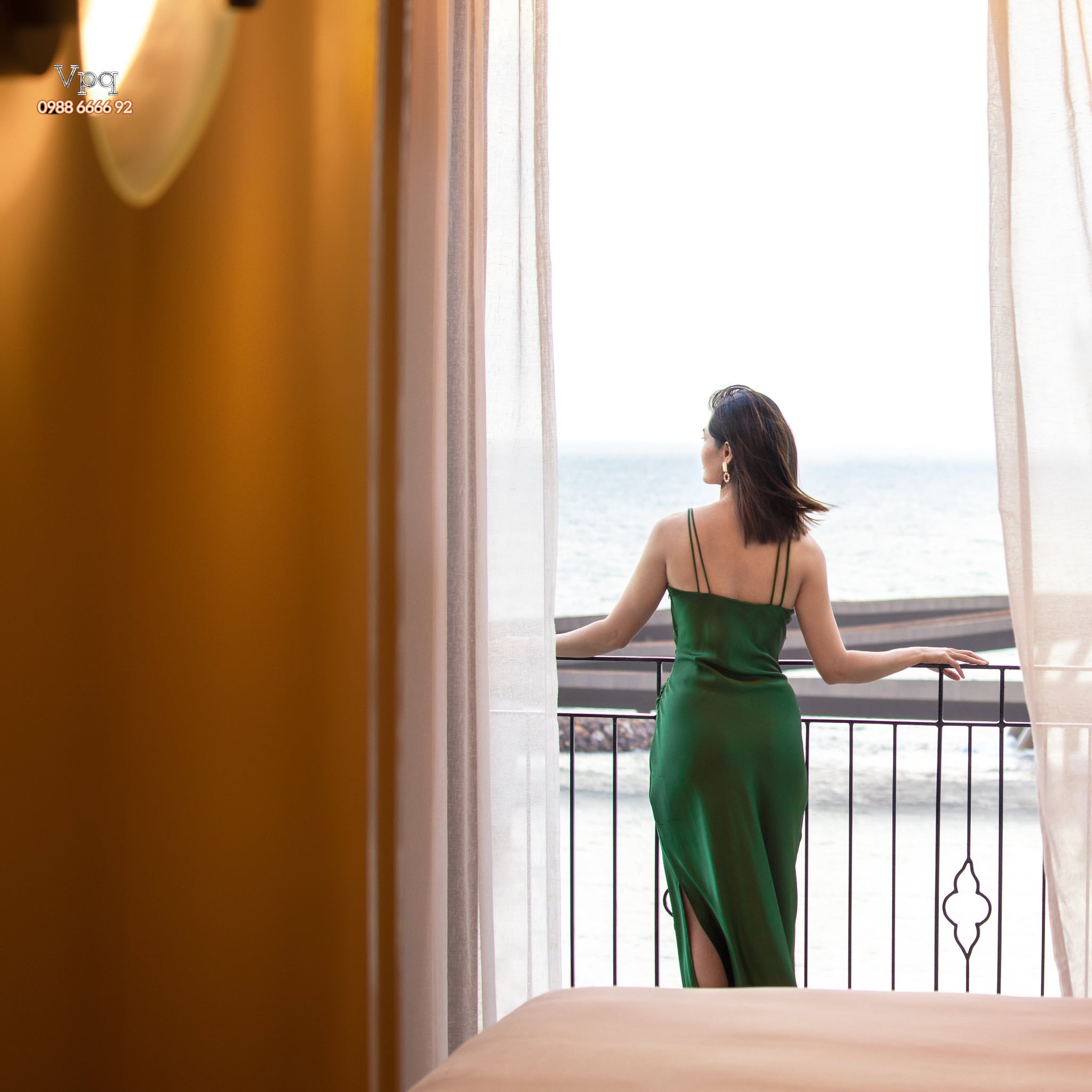 Không gian cực chill của khách sạn Curio Collection by Hilton