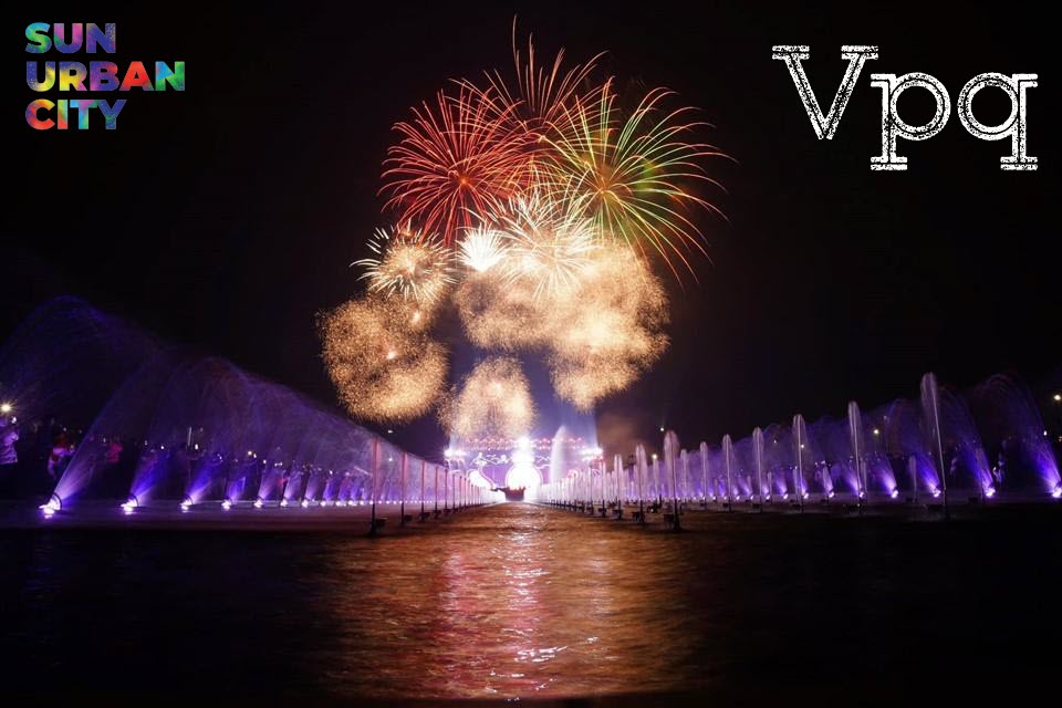 Đêm nhạc cùng màn trình diễn pháo hoa tầm cao và show trình diễn nhạc nước là sự khởi đầu đầy niềm vui cho Hà Nam