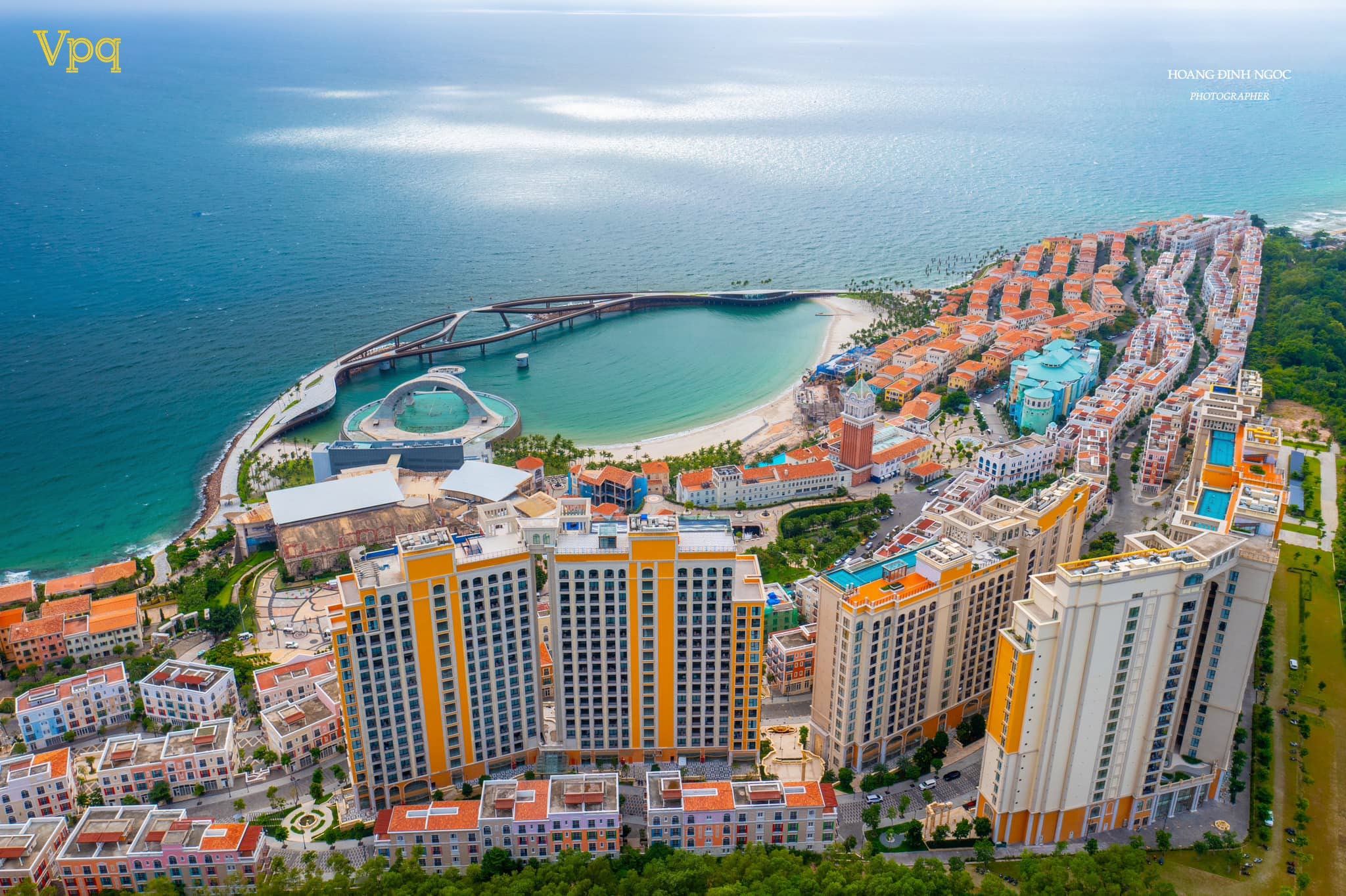 To&agrave;n cản view từ đỉnh n&uacute;i &Ocirc;ng Qu&aacute;n