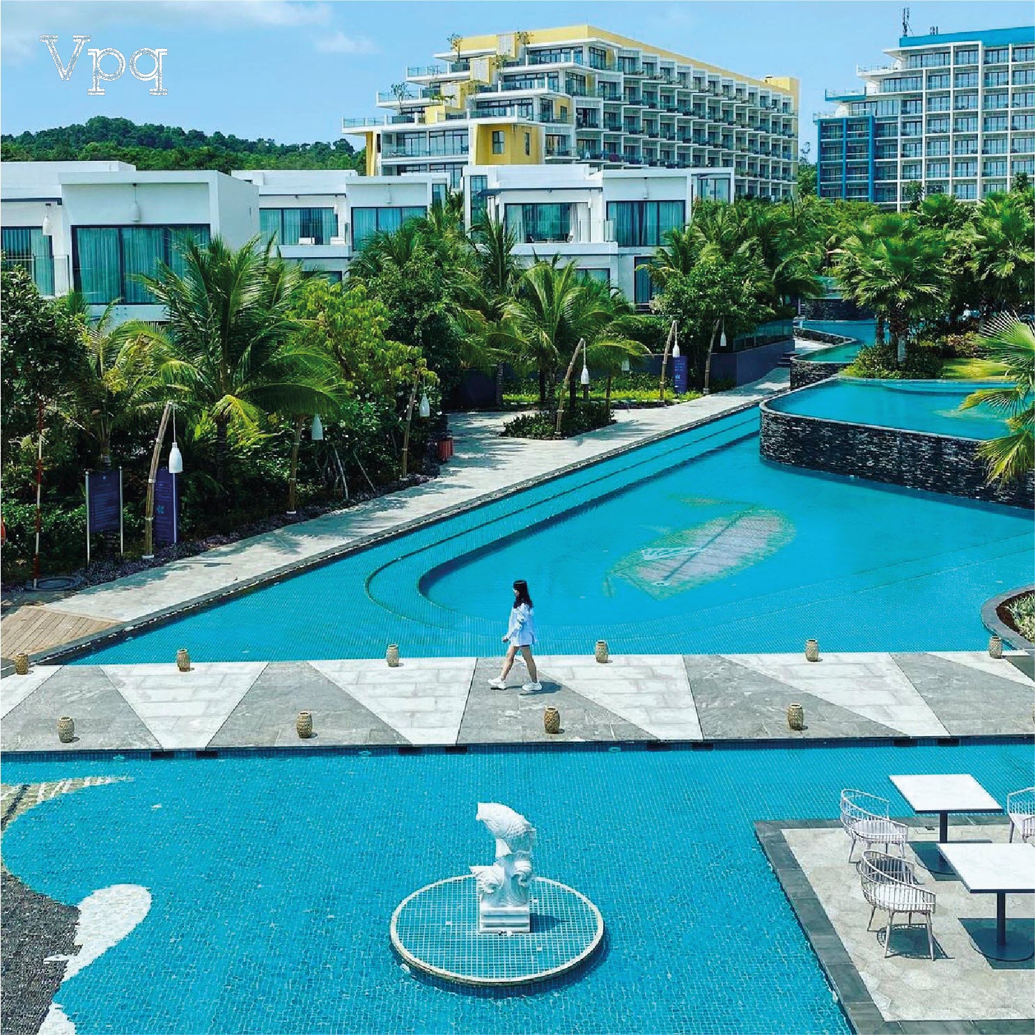 Sống ảo tại hồ bơi