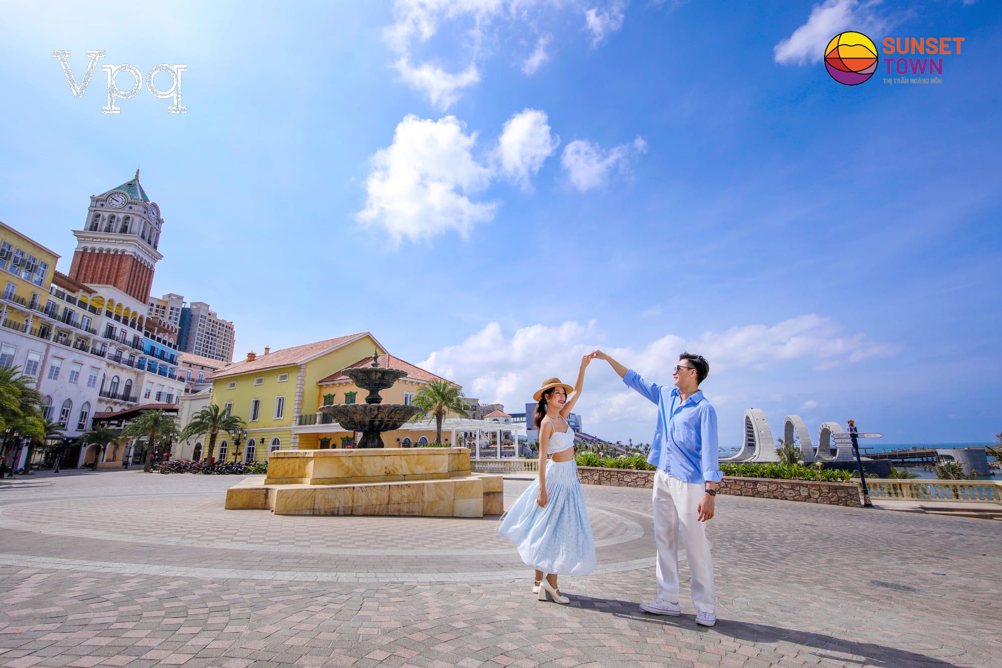 Khu vực đường dạo bộ đài phun nước tại Central Village