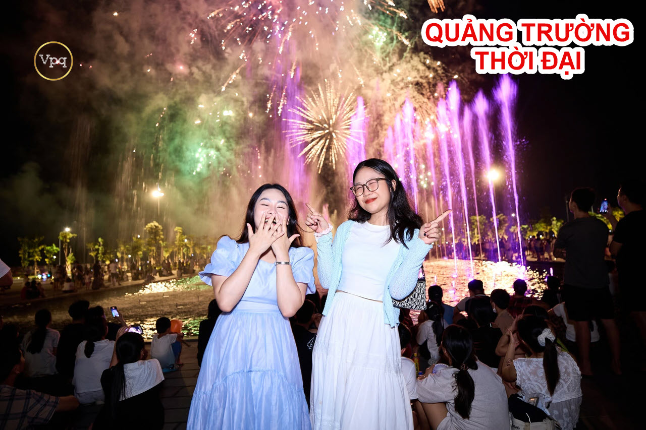 Du khách đừng bỏ lỡ trải nghiệm ngắm pháo hoa rực rỡ tại khu vực Quảng trường Thời Đại Sun Urban City