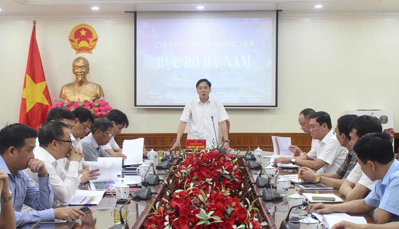 Ông Nguyễn Anh Chức, Phó Chủ tịch Thường trực UBND tỉnh Hà Nam phát biểu tại hội nghị chuẩn bị
