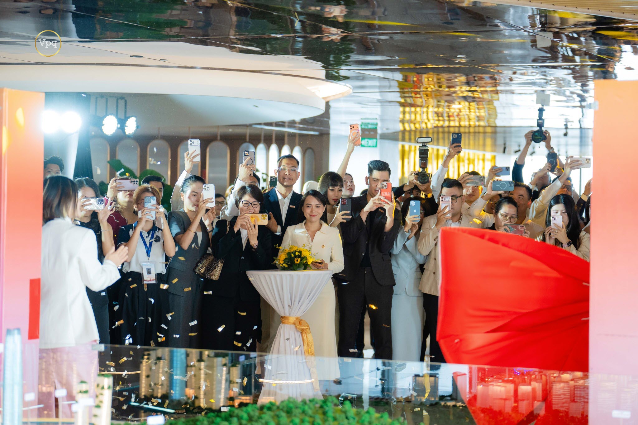 Khách mời tham quan sa bàn quy hoạch Nam Phú Quốc của Sun Group