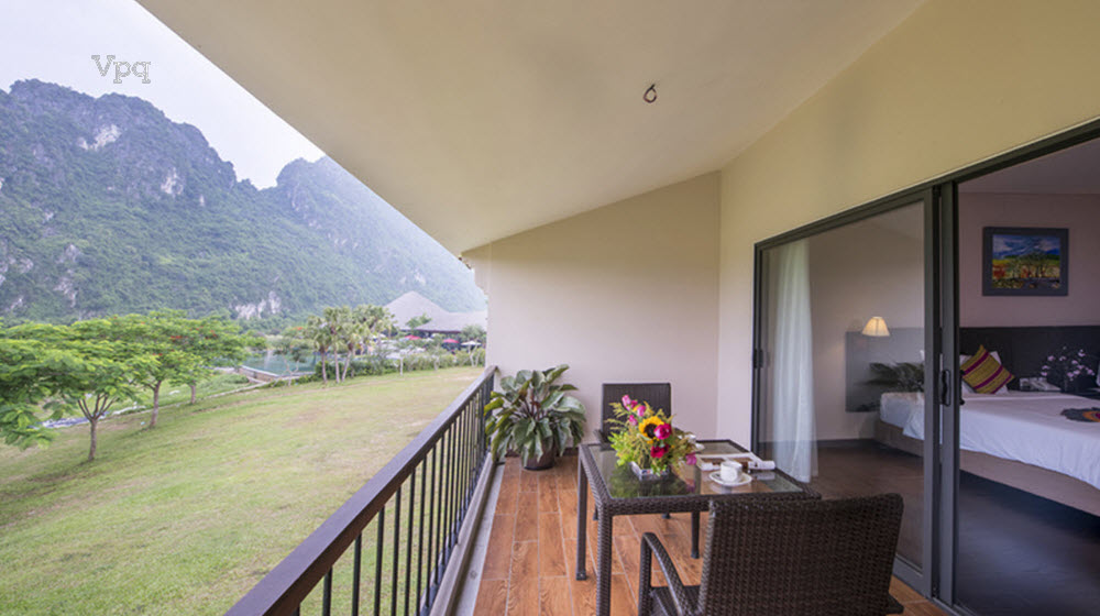 View từ ban c&ocirc;ng ph&ograve;ng ngủ
