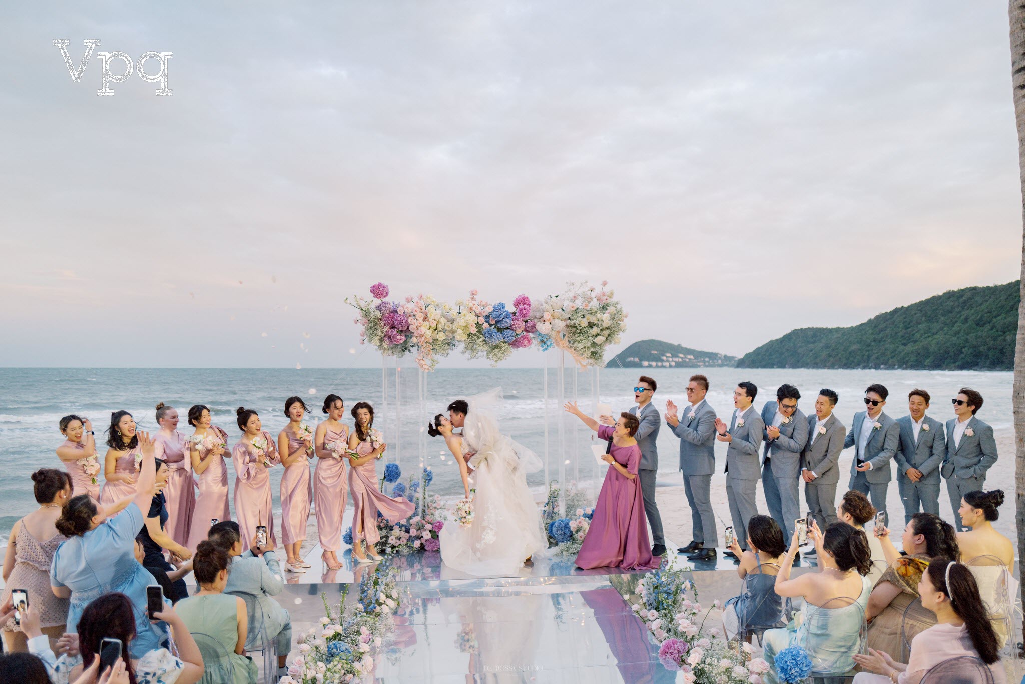 Đám cưới xa hoa với 2 màn pháo hoa một đêm của gia đình tỷ phú Ấn Độ đầu năm nay