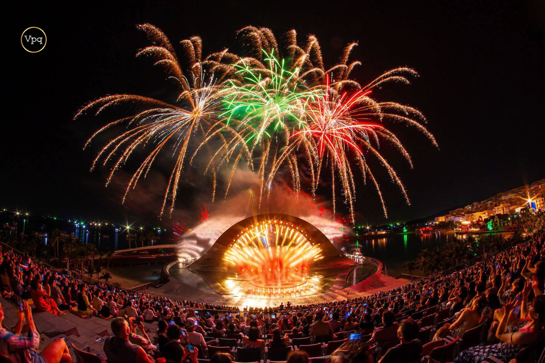 Kiss Of The Sea Show