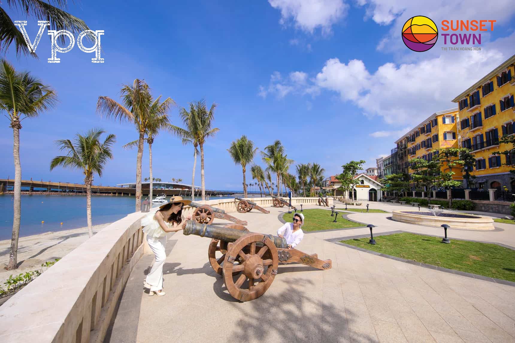 Quảng trường Otranto bên bãi biển Sunset Town