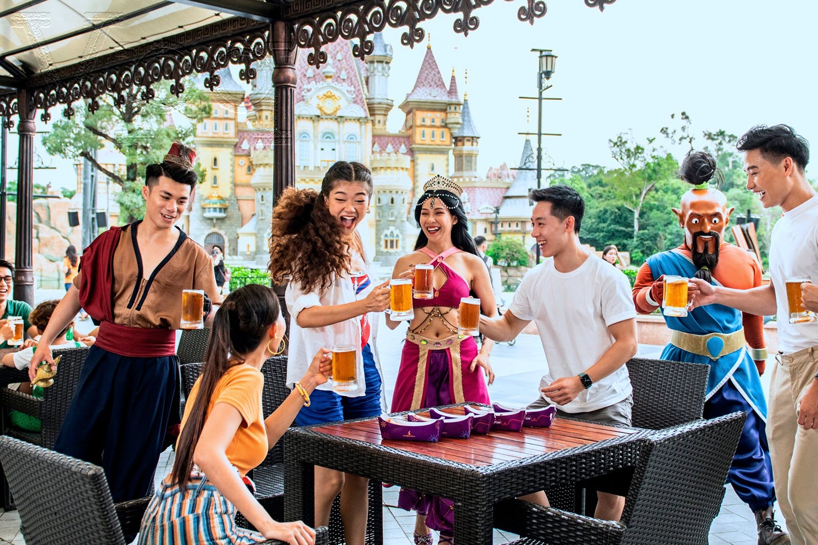 Thỏa sức trải nghiệm ẩm thực đa sắc tộc tại đ&acirc;y
