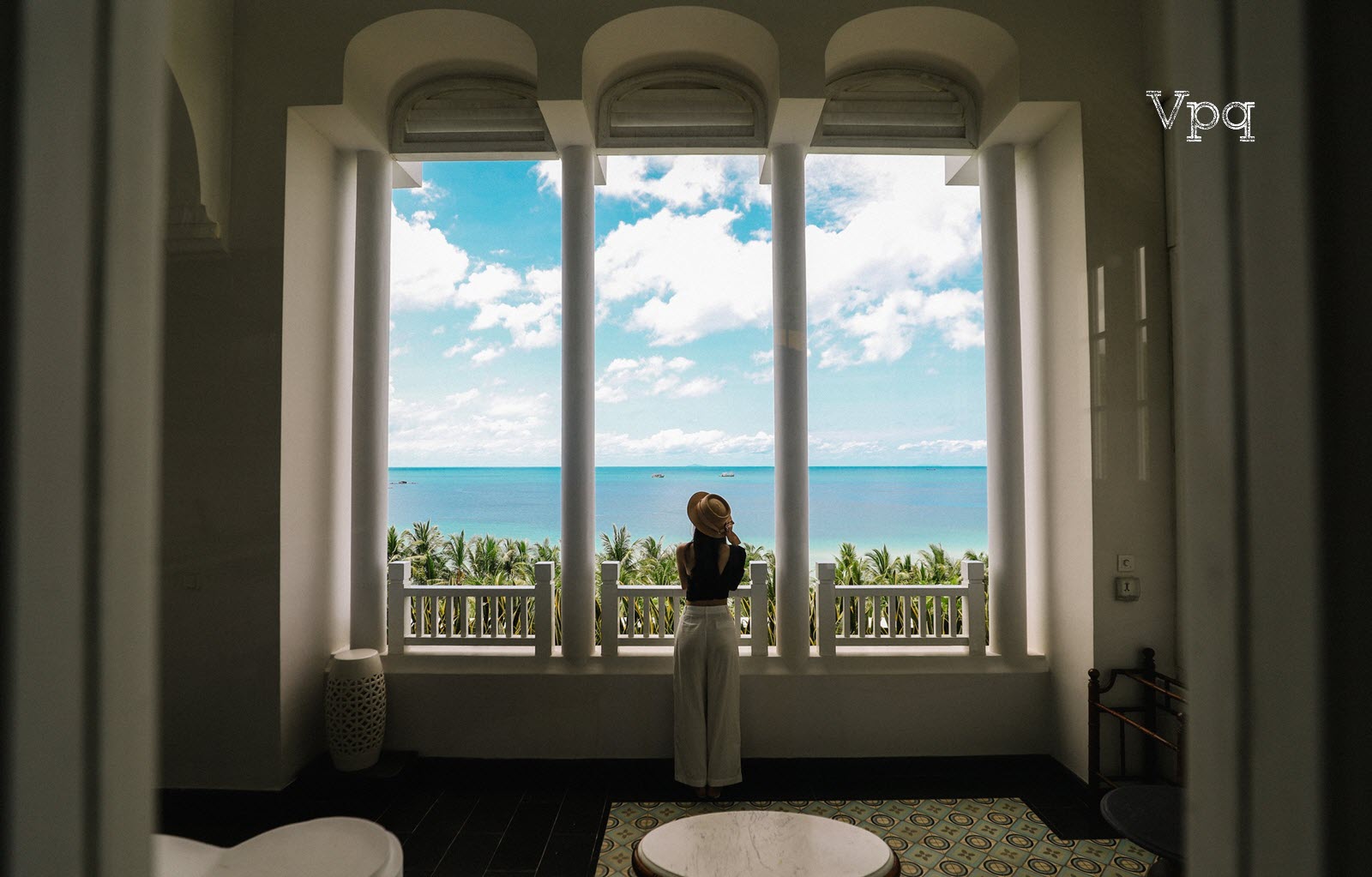Phòng ngủ tại JW Marriot Phu Quoc sở hữu ban công riêng siêu rộng