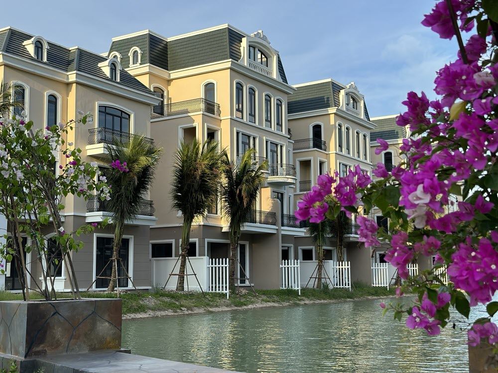 Biệt thự đơn lập mặt hồ Vinhomes Ocean Park 2