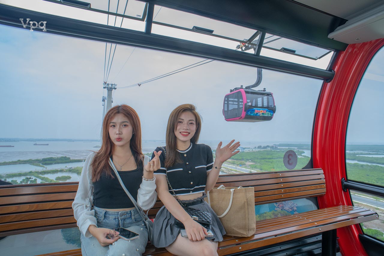 C&aacute;p treo Sun World C&aacute;t B&agrave;