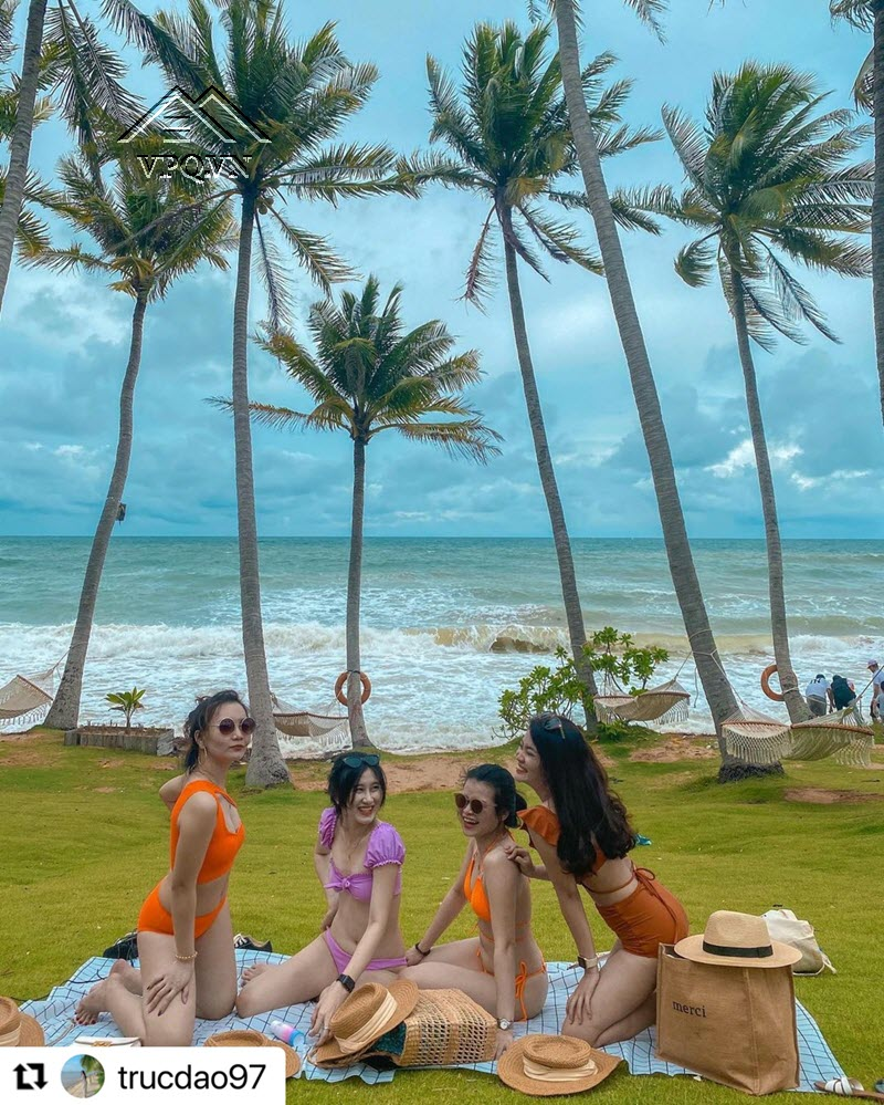 Hòn Thơm chào đón các bạn trẻ