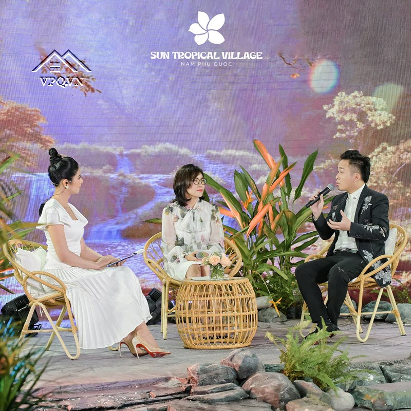 Ca sĩ Tùng Dương chia sẻ trong sự kiện Sun Tropical Village