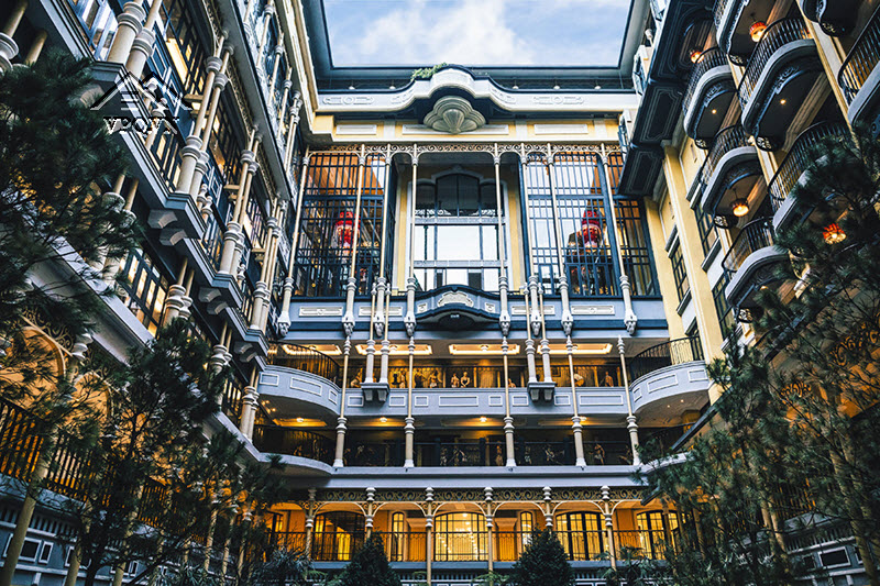 Hotel de la Coupole-MGallery do Bill Bensley thiết kế