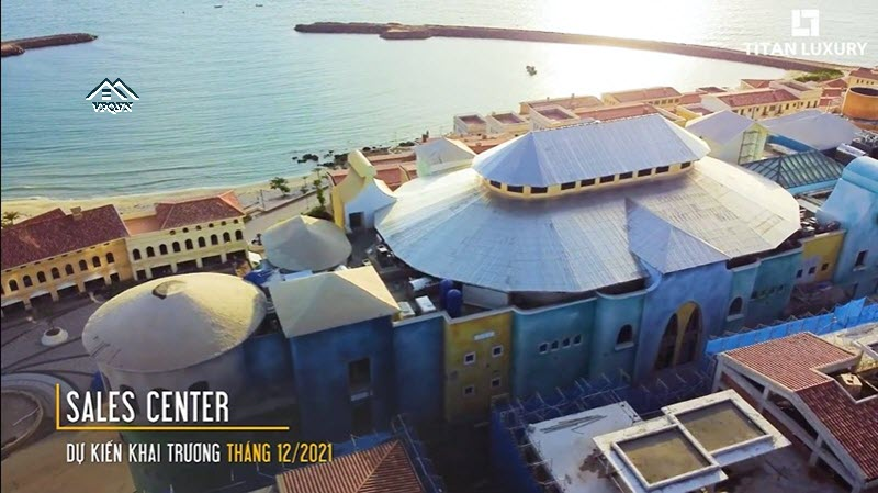View biển cực đẹp khi ngắm nhìn từ lâu đài Địa Trung Hải