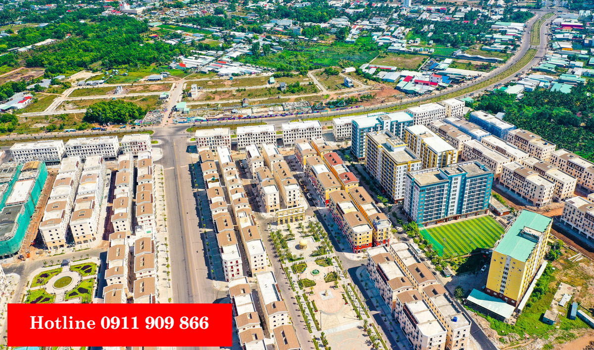 Nhà phố Gateway giai đoạn 2 đang thực hiện làm móng. Khi hoàn thiện sẽ trở thành dãy nhà phố đại lộ đẹp nhất Phú Quốc - Đất ở đô thị sở hữu lâu dài