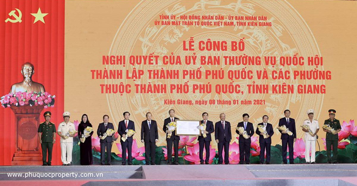 Phó Thủ tướng Trương Hòa Bình trao quyết định thành lập Thành phố Phú Quốc