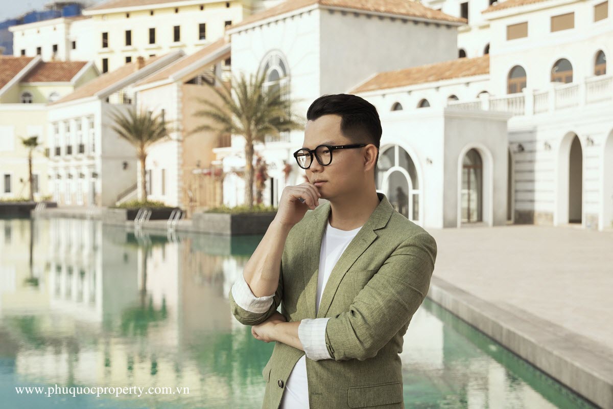 Đạo diễn Long Kan đi tìm lời giải "bối cảnh" cho Fashion Voyage The Show 3